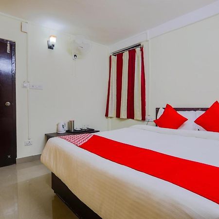 Oyo 18759 Nirvana Guest House 西隆 外观 照片