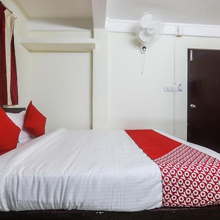 Oyo 18759 Nirvana Guest House 西隆 外观 照片