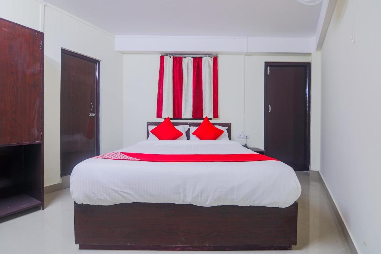 Oyo 18759 Nirvana Guest House 西隆 外观 照片