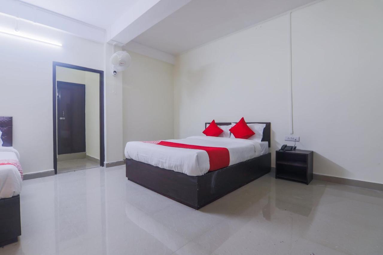 Oyo 18759 Nirvana Guest House 西隆 外观 照片