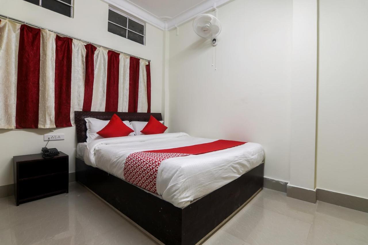 Oyo 18759 Nirvana Guest House 西隆 外观 照片
