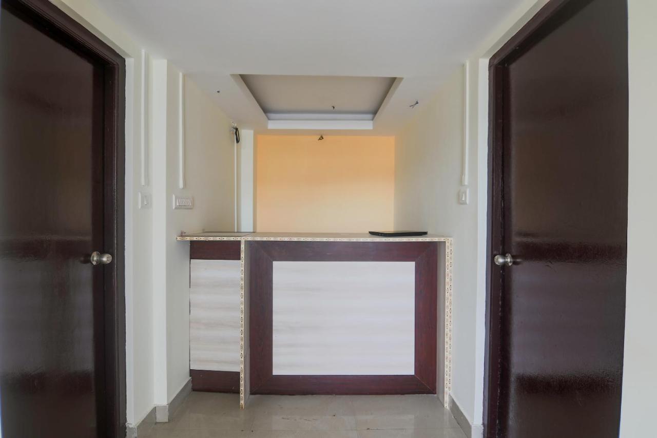 Oyo 18759 Nirvana Guest House 西隆 外观 照片